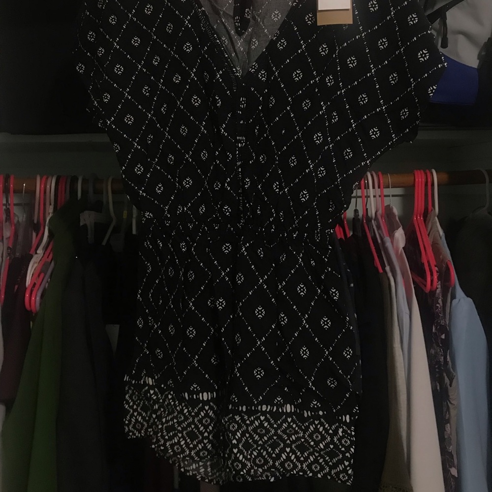 Patterned Romper - Picture 2 of 2